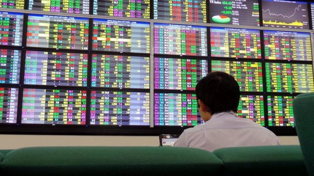 Nóng: UBCKNN rà soát tư cách công ty đại chúng, loạt doanh nghiệp tỷ USD PV GAS, BSR, ACV, BID,... vào "tầm ngắm"