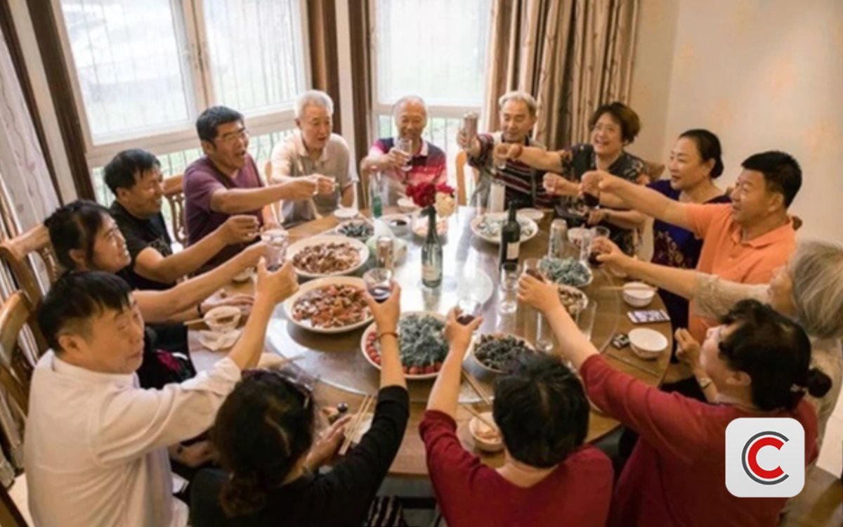 7 cặp vợ chồng góp 10 triệu đồng/tháng thuê biệt thự cùng dưỡng già, thoải mái sống chung nhờ thống nhất 1 quy tắc!