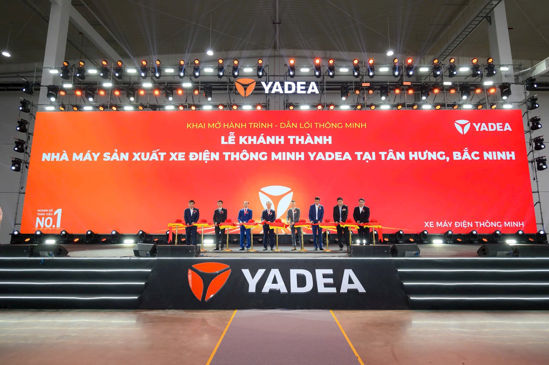 Cuộc đua ‘xe ôm điện’: Liên minh Grab-Yadea gia nhập thị trường, lập thế đối trọng với hãng nội địa