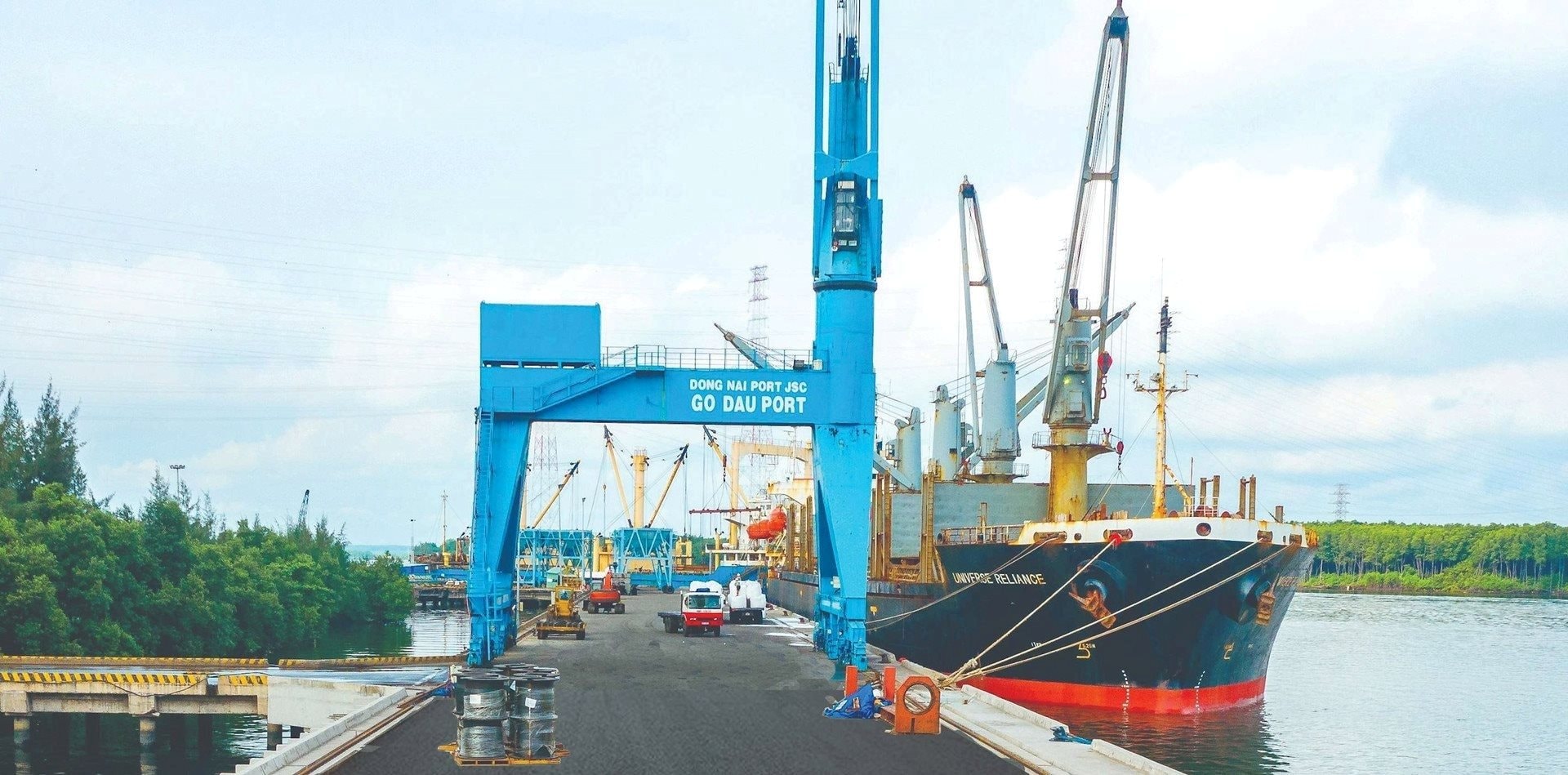 Nắm giữ gần 900 tỷ tiền mặt, một doanh nghiệp cảng biển 6.500 tỷ chốt ngày chi cổ tức tiền mặt 20%