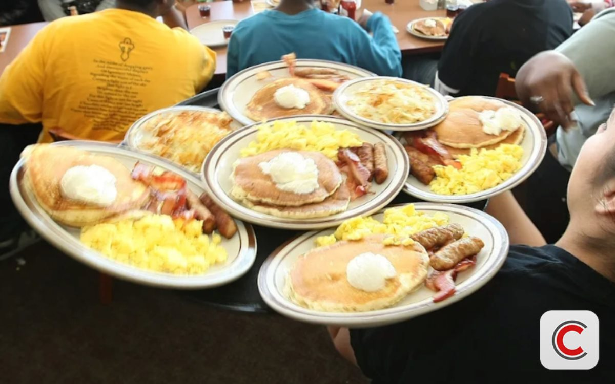 Chuỗi nhà hàng ăn sáng nổi tiếng đóng 150 cơ sở, bán mình với giá 620 triệu USD vì quá khó khăn 