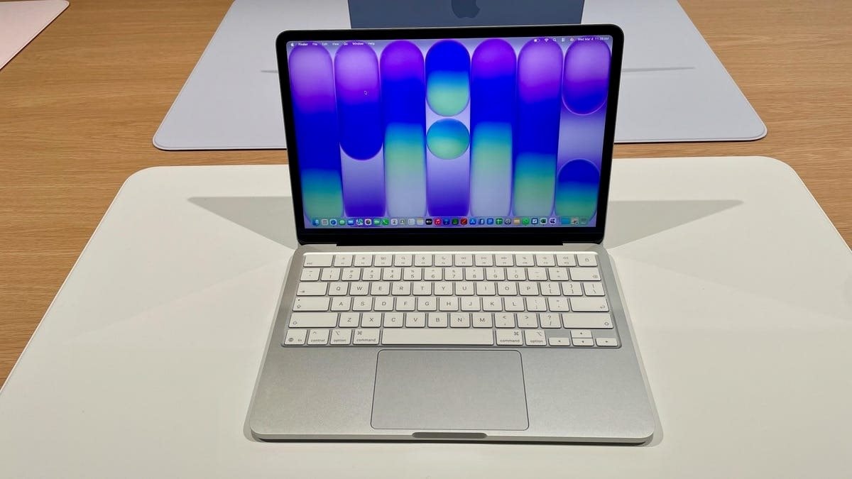 macbook-neo-silver.jpg