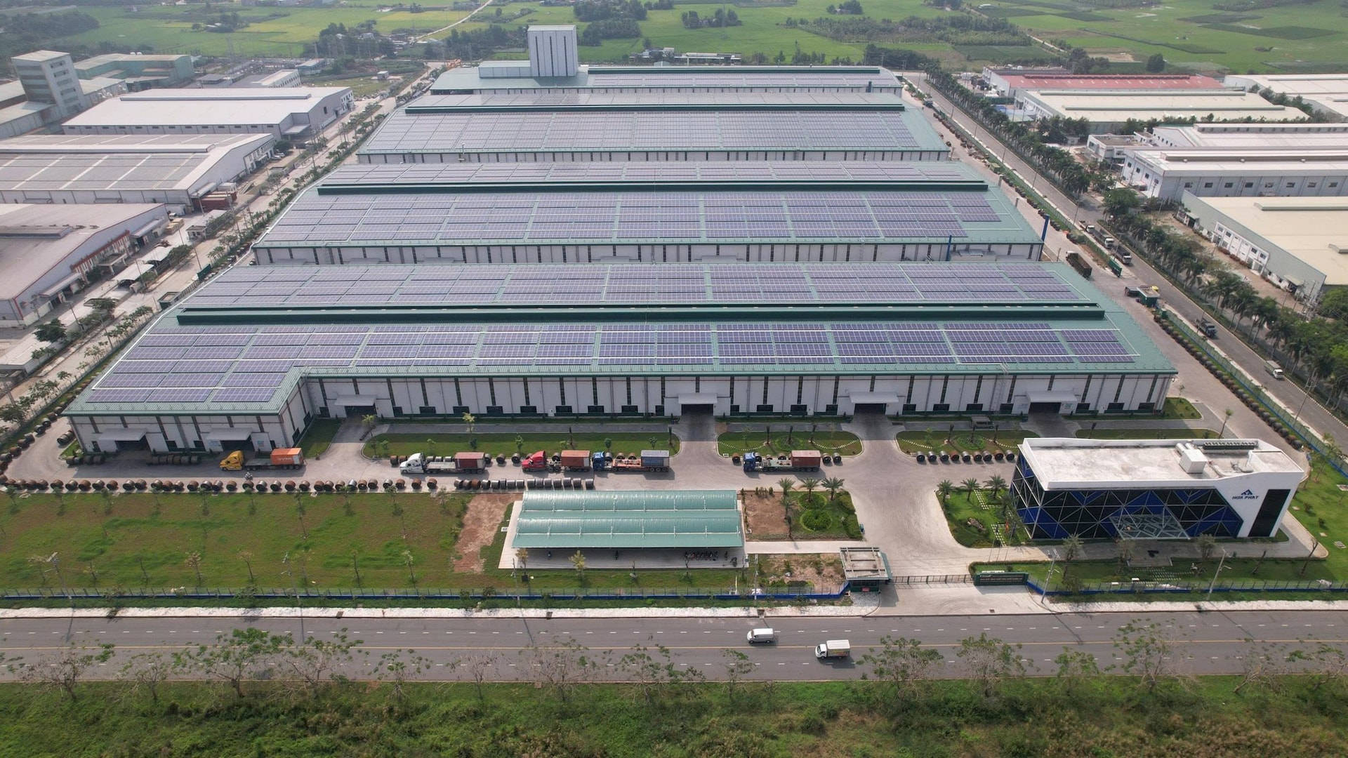 Hòa Phát chính thức vận hành nhà máy ống thép công suất 410.000 tấn/năm