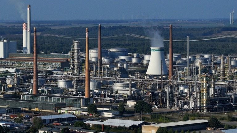 Mỹ bất ngờ miễn trừng phạt vô thời hạn với 3 tài sản của Nga, 'anh cả' châu Âu thở phào nhẹ nhõm