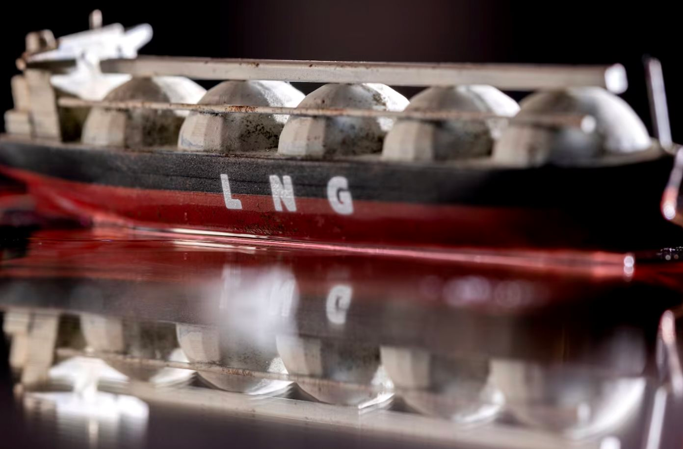 Hàng loạt tàu đang đến châu Âu thì quay đầu, lục địa già bất ngờ mất nửa triệu mét khối khí đốt