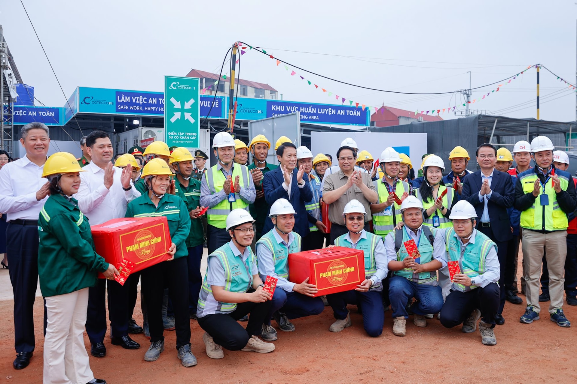 Thủ tướng Phạm Minh Chính và Bộ trưởng Lương Tam Quang kiểm tra tiến độ Siêu dự án sân bay Gia Bình 196.000 tỷ, liên danh Coteccons tăng tốc thi công