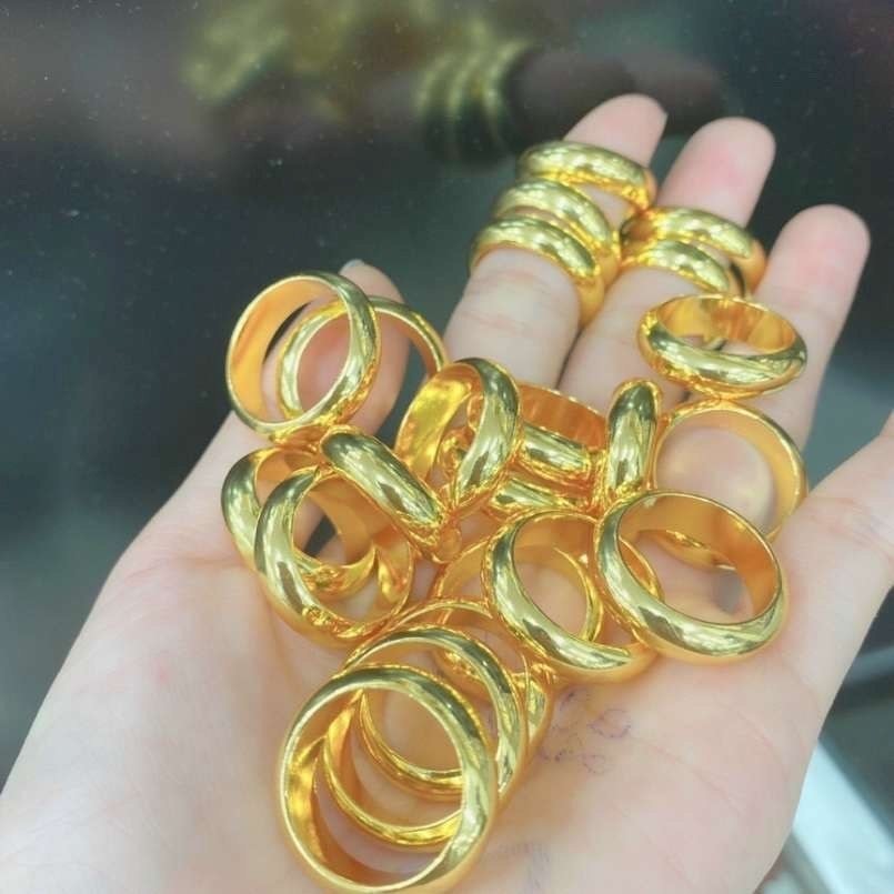 Giá vàng hôm nay 8/3: Người mua vàng nhẫn mất 3 triệu đồng/lượng ngay khi rời cửa tiệm