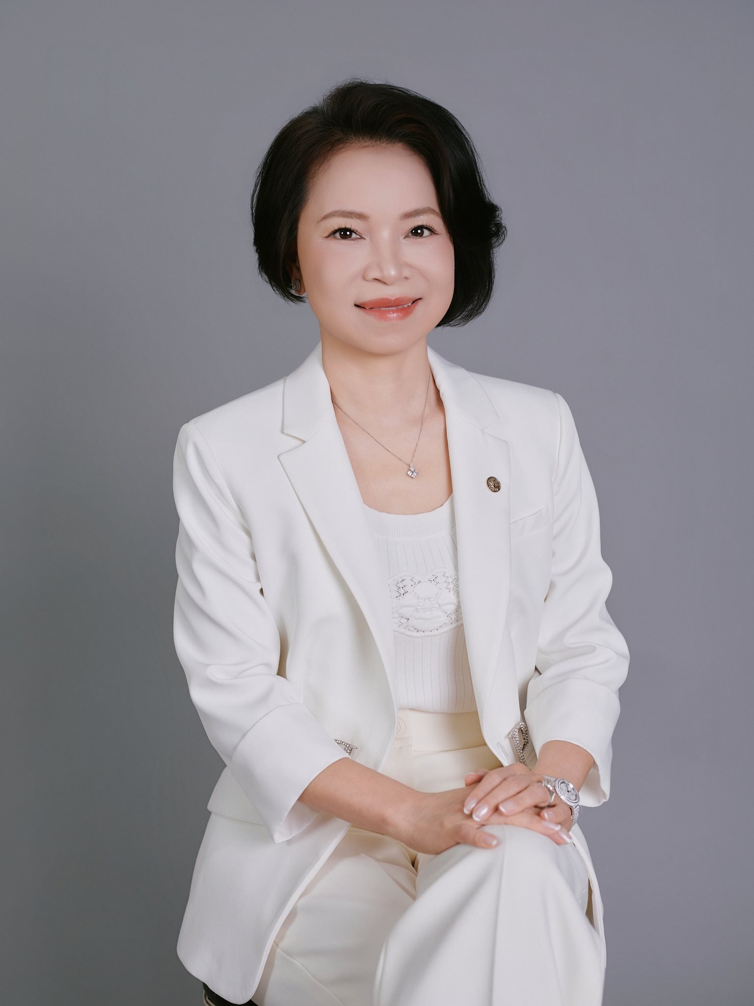ba-pham-thu-huong.jpg