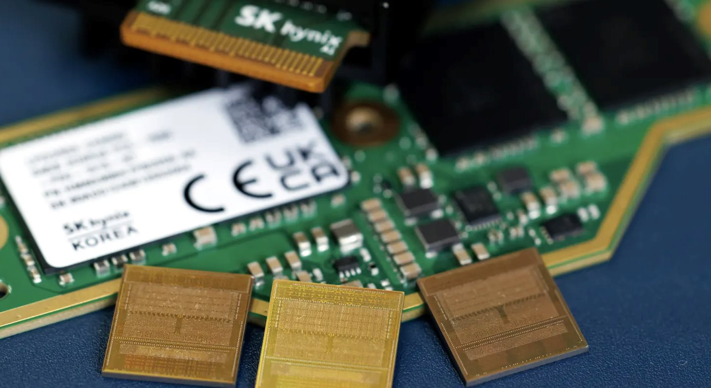 Ngành công nghiệp bán dẫn 'kêu cứu', vốn hóa Samsung Electronics, SK Hynix bốc hơi 200 tỷ USD chỉ trong 1 phiên: Chuyện gì đang xảy ra?