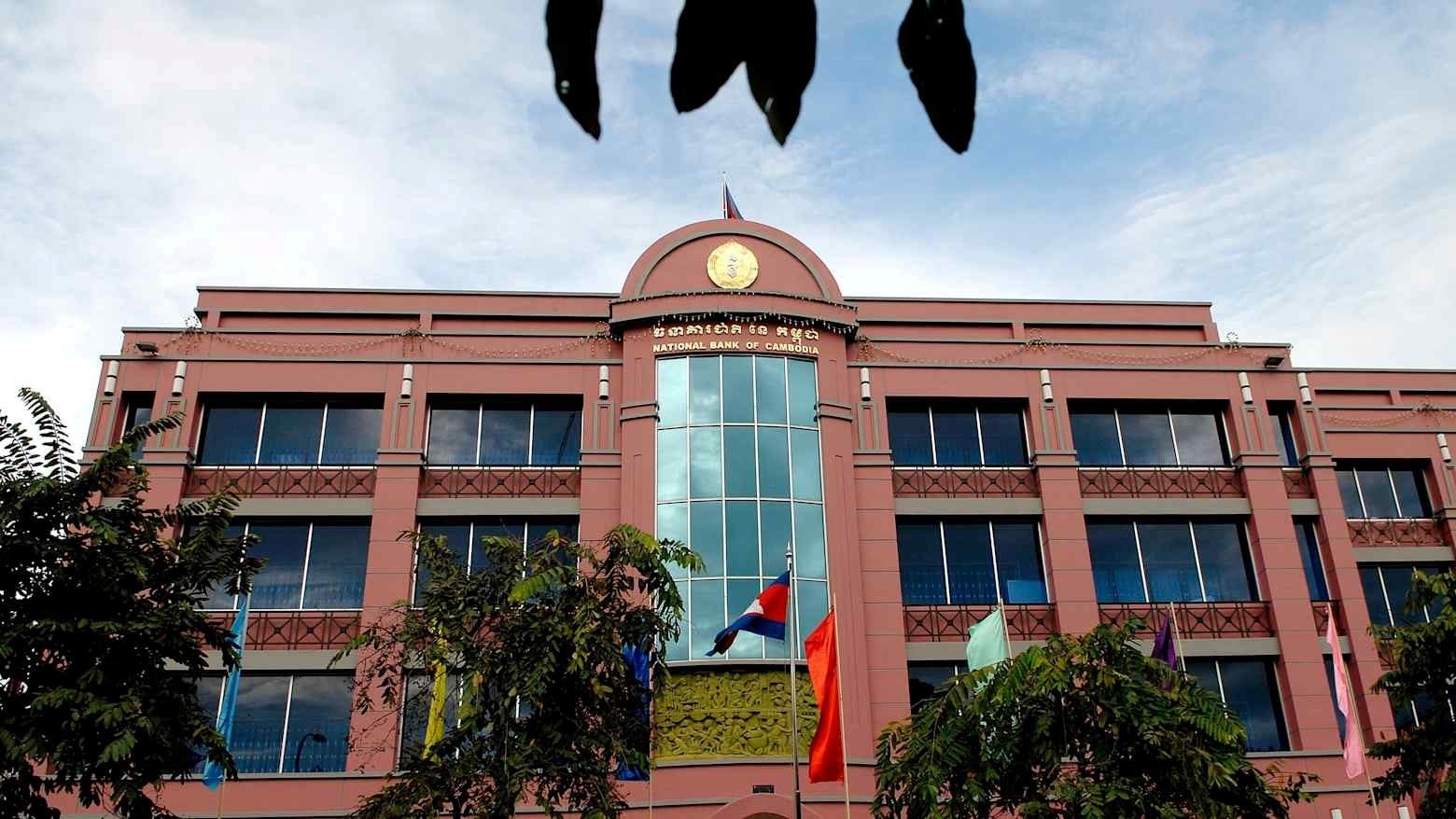 Nợ xấu tăng báo động, Campuchia vừa thực hiện việc chưa từng có trong lịch sử