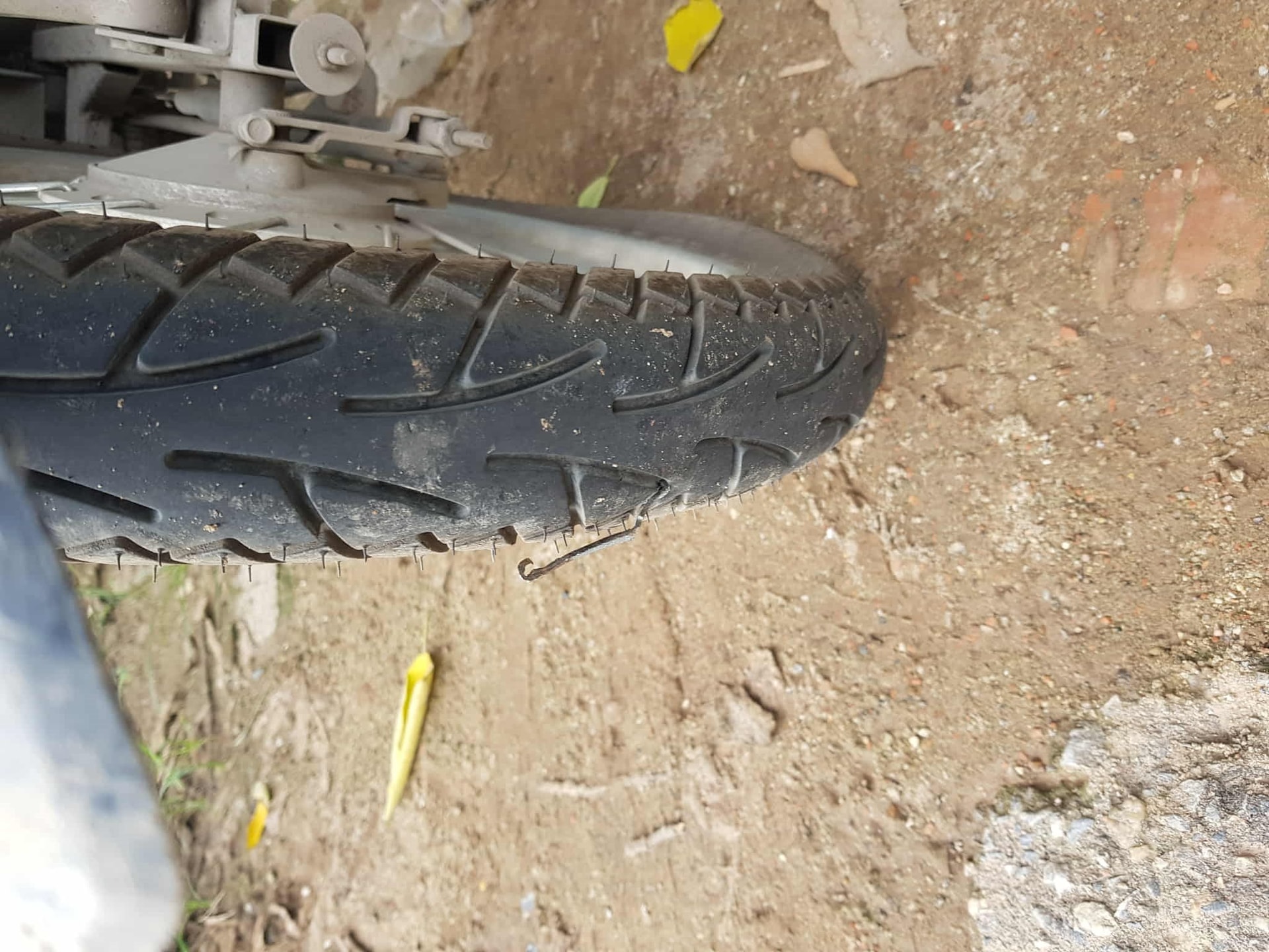 Chuyên gia cảnh báo: Nhiều người đi xe máy quên điều này khi ra đường, tiềm ẩn nguy hiểm
