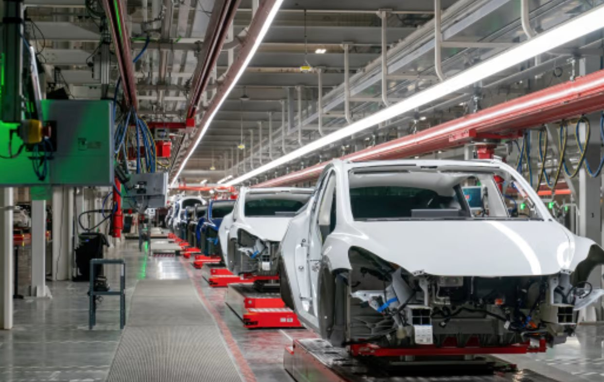 Elon Musk đặt cược tương lai Tesla vào chiếc xe không vô lăng, không phanh: Sản xuất 2 triệu chiếc mỗi năm, nếu thành công sẽ thay đổi cả ngành xe điện 