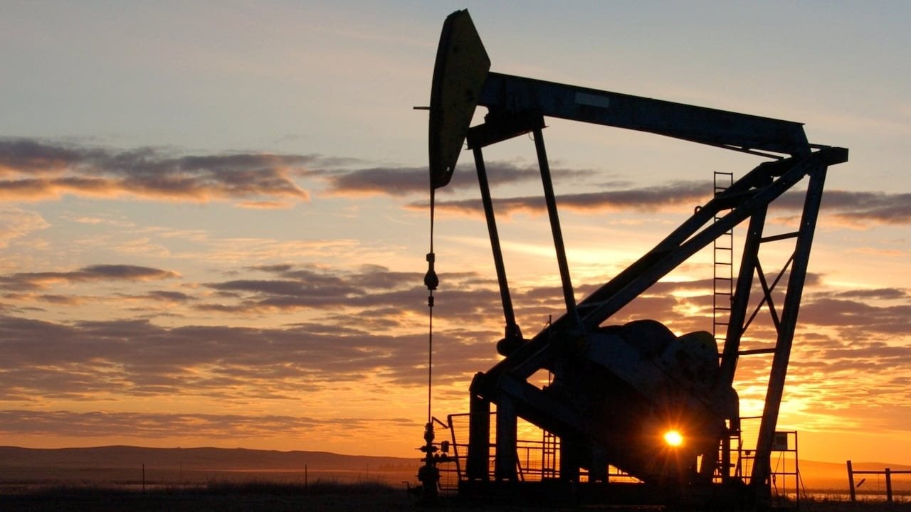 Dầu tiếp đà tăng khi Mỹ cân nhắc tấn công cơ sở xuất khẩu dầu mỏ của Iran