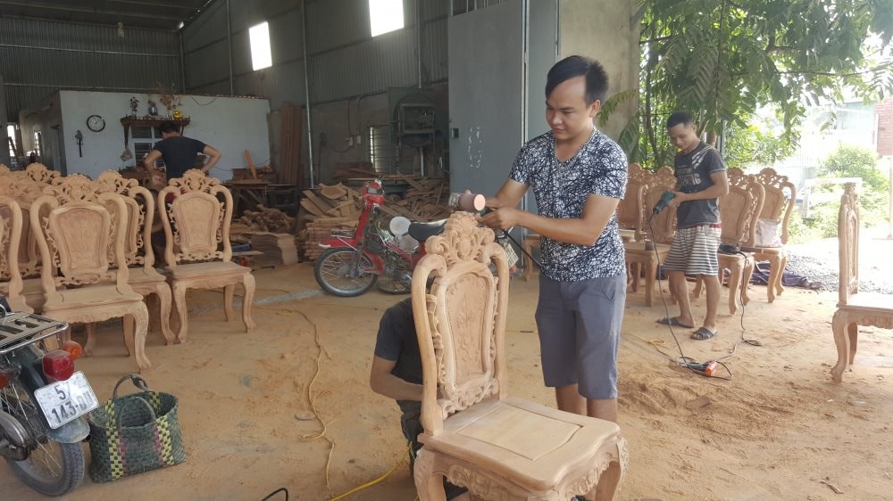 Từ 20 triệu đồng, anh thợ SN1990 thu 20 tỷ/năm nhờ chiếc máy đục CNC 'vực dậy' cả một nghề truyền thống 