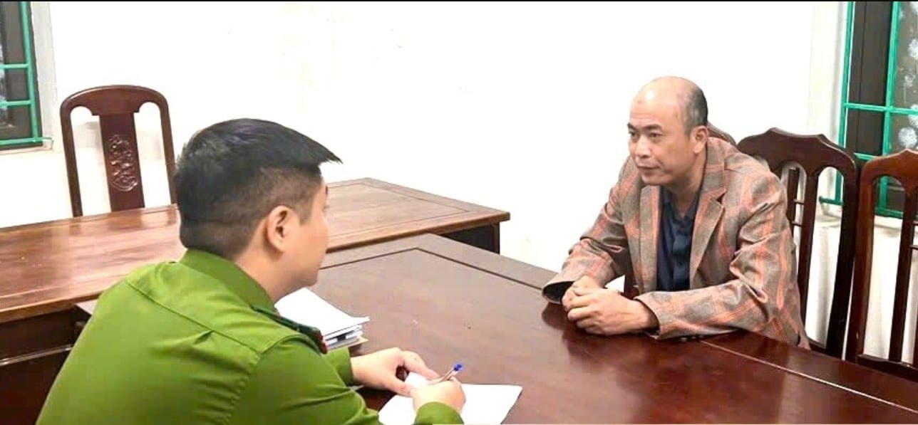 Sau khi xác minh giao dịch 10 triệu đồng trong tài khoản ngân hàng, Công an tạm giữ người đàn ông SN 1985