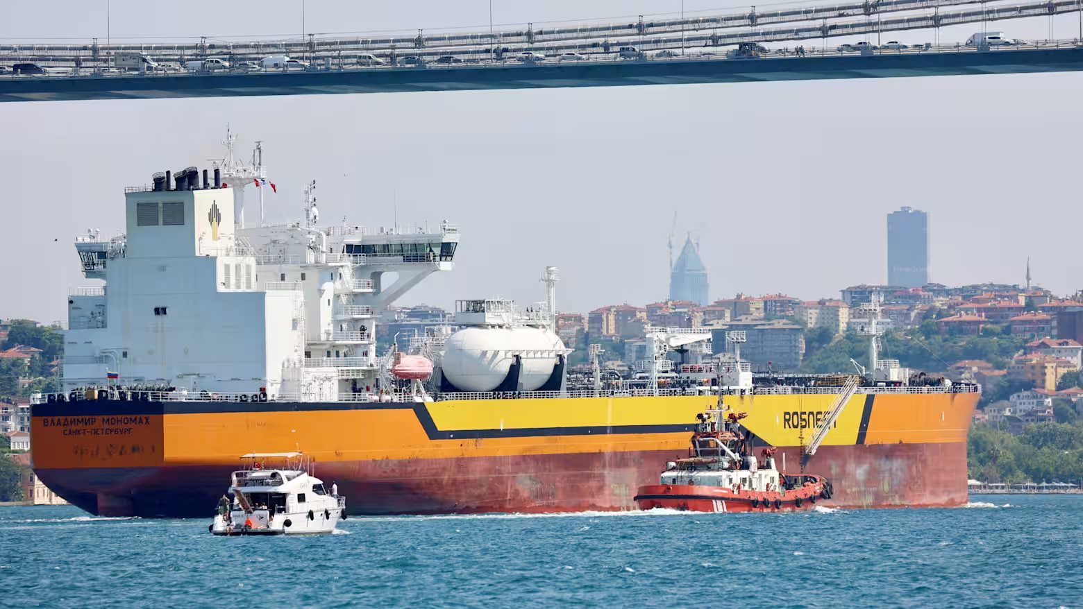 130 triệu thùng dầu mỏ của Nga lênh đênh trên biển, cả Châu Á gấp rút tìm cách thâu tóm 