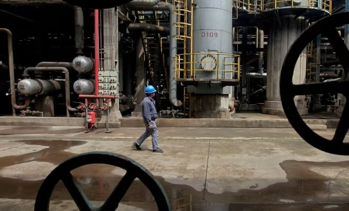 Lộ 'đại gia' đứng sau mua 90% dầu thô xuất khẩu của Iran, dùng đồng nội tệ giúp Tehran nhập nhiều loại hàng hóa dù bị trừng phạt