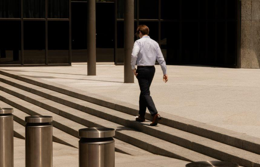 Tập đoàn sa thải 60.000 nhân sự, lợi nhuận giảm 67% vẫn tuyên bố sẽ thu 100 tỷ USD nhờ “canh bạc mới”