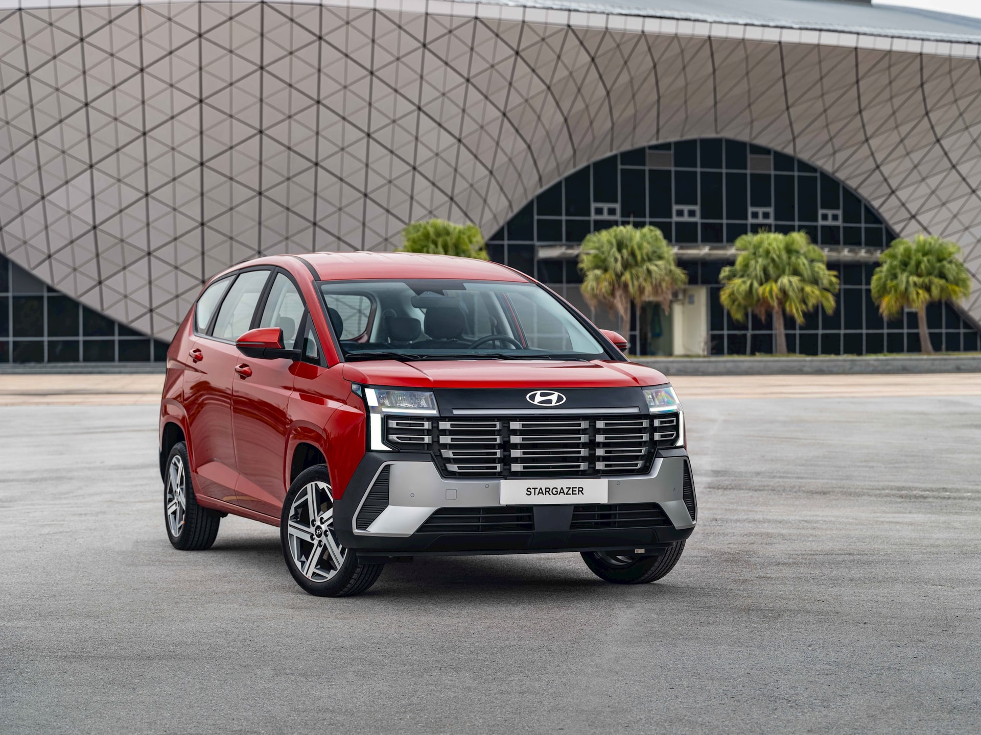 Hyundai Stargazer mới ra mắt tại Việt Nam: Thiết kế lột xác, giá từ 569 triệu đồng đấu Xpander 