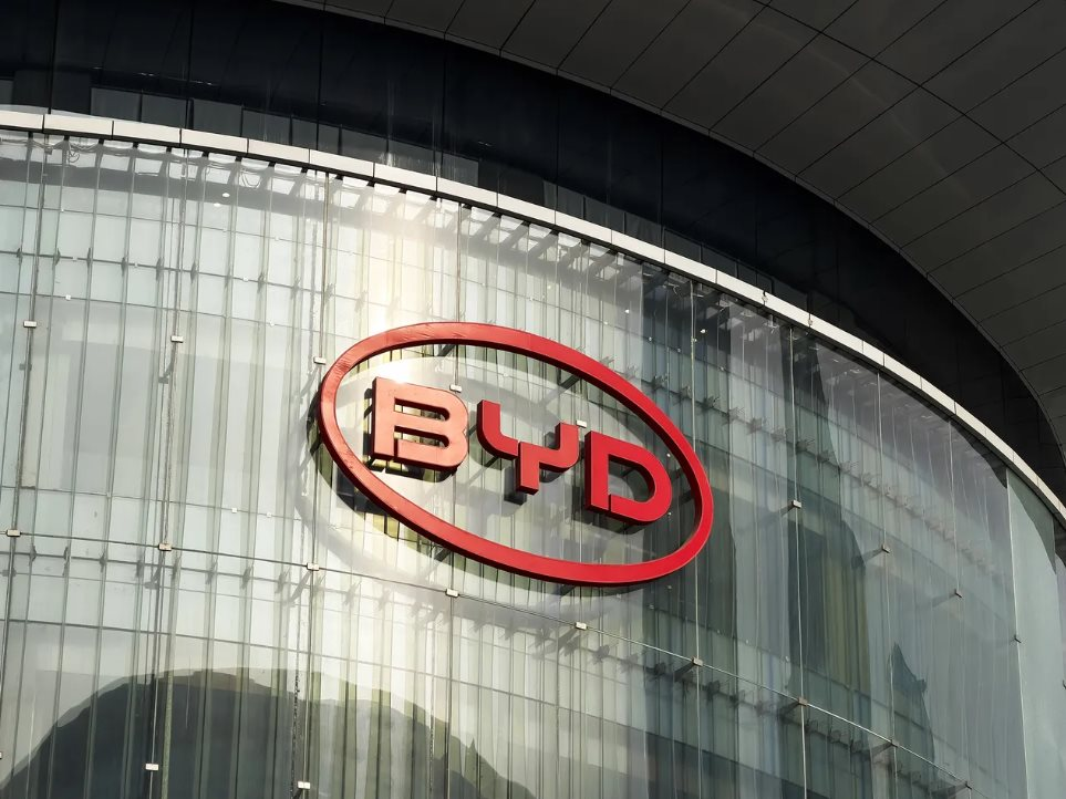 Xe điện 9 phút sạc đi 1.000 km: Bí mật của BYD trong cuộc đua công nghệ nạp điện nhanh ngang bơm xăng