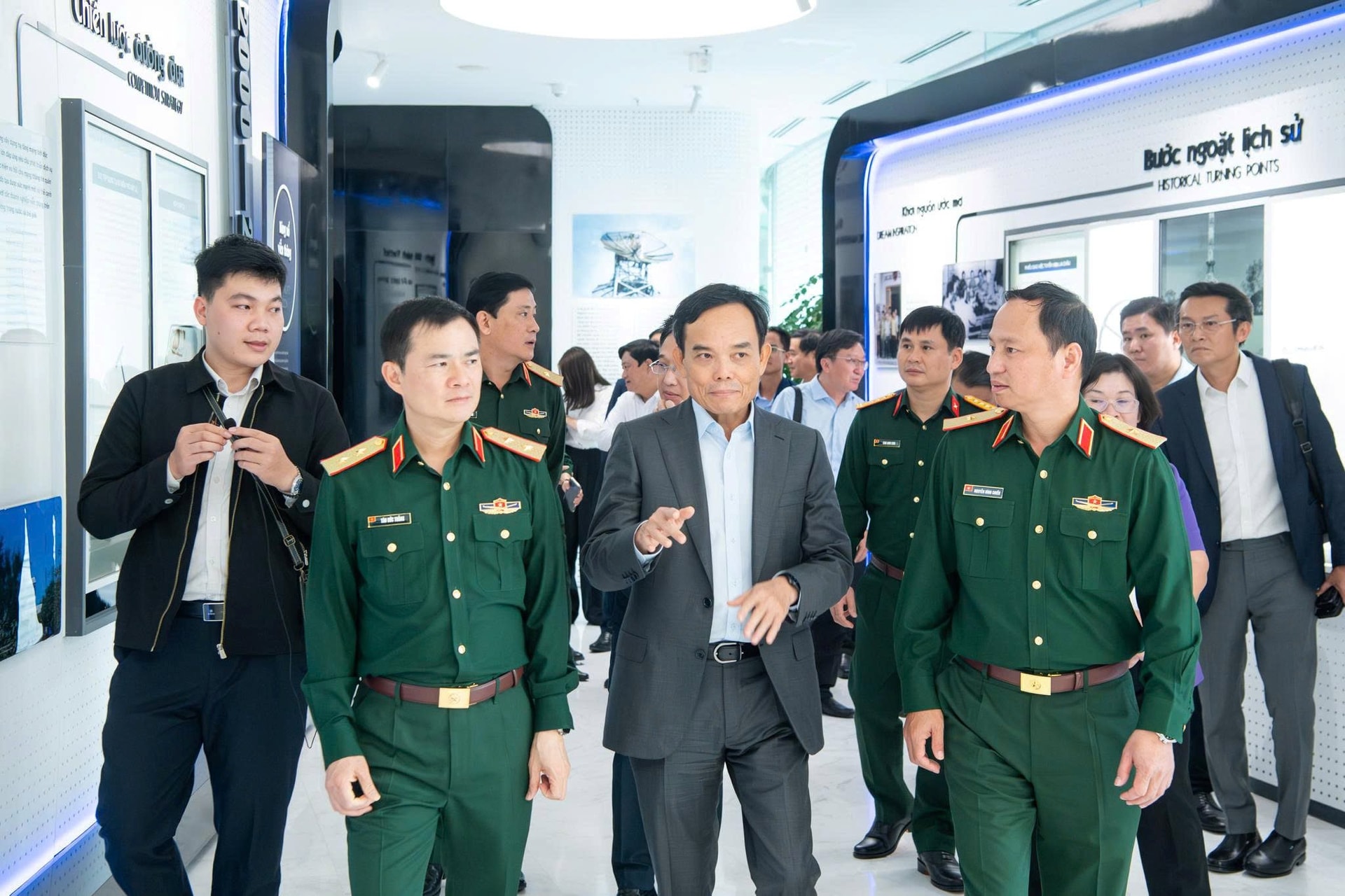 Bắt tay với Viettel, TP.HCM đặt mục tiêu trở thành trung tâm tài chính quốc tế, đô thị thông minh... hàng đầu Đông Nam Á  