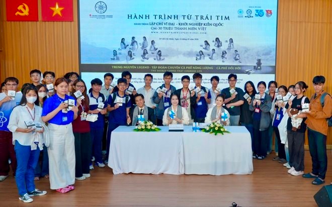 Nhật ký Hành trình Từ Trái Tim – Tri thức và bản lĩnh thắp sáng khát vọng tuổi trẻ