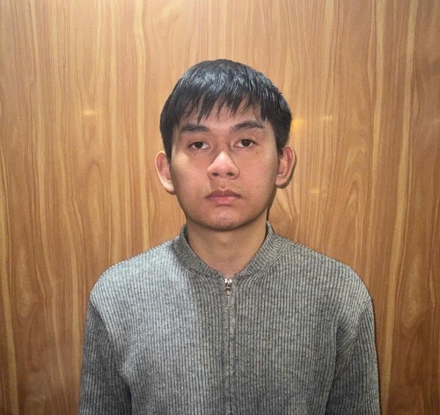 Phát hiện 14 lần giao dịch với tổng số tiền hơn 16 triệu đồng trong một ngày, Công an khởi tố thanh niên SN 2006 ở Hà Nội 
