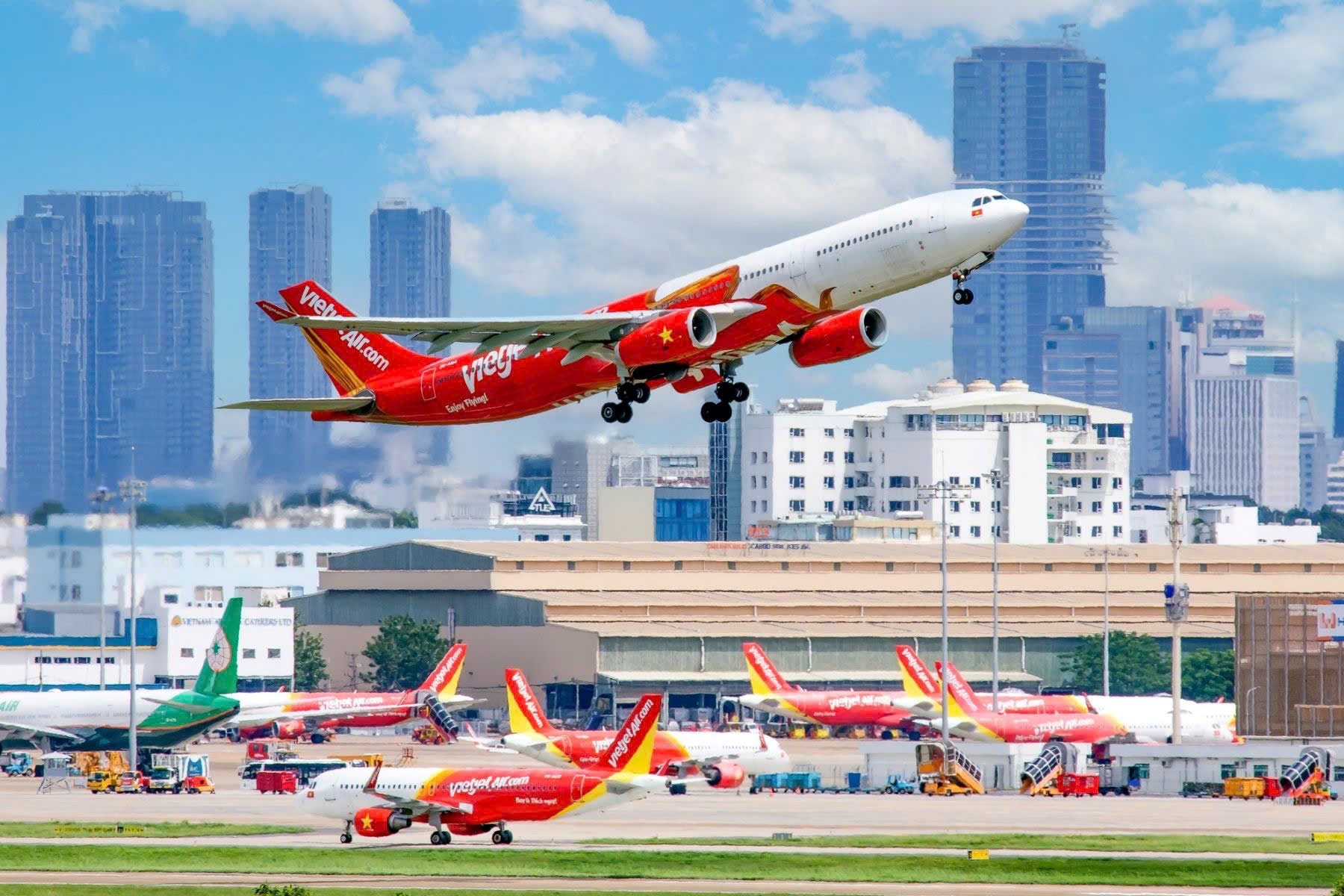 Vietjet công bố BCTC kiểm toán 2025: Tăng trưởng lợi nhuận vượt kế hoạch, mở rộng dịch vụ và thị trường quốc tế