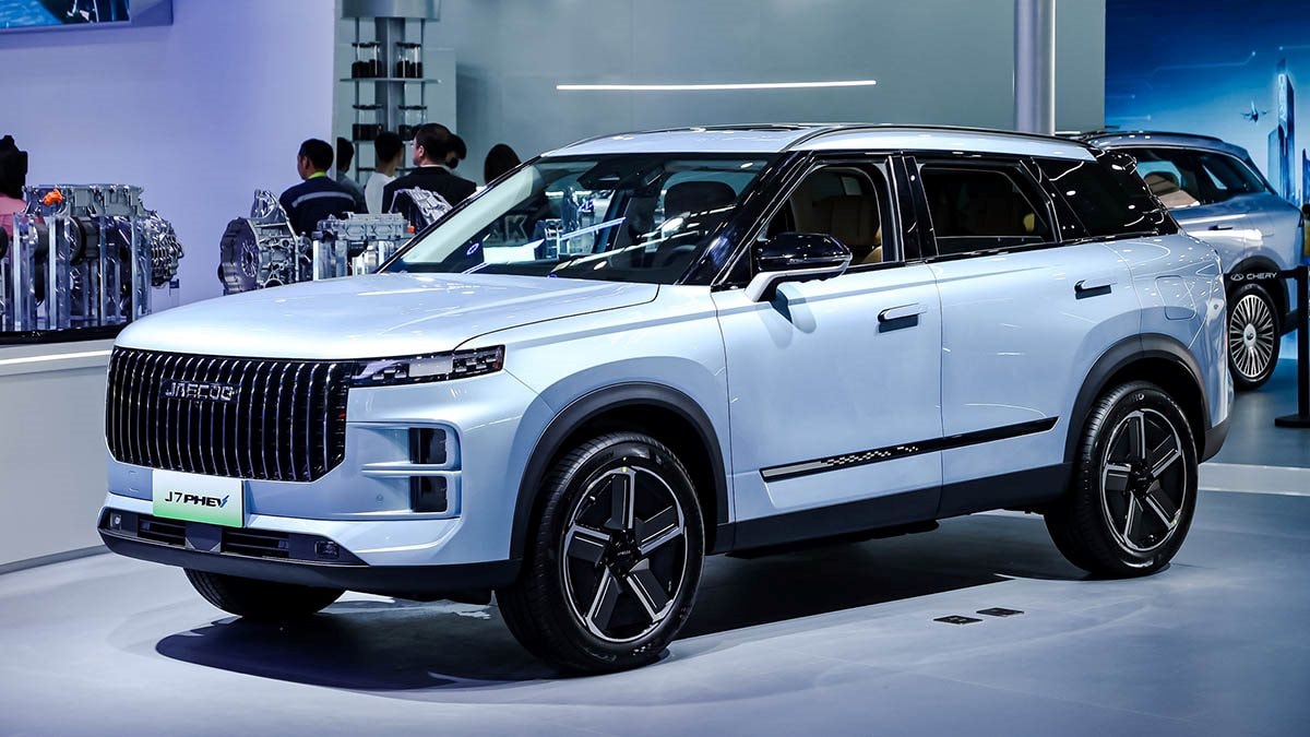 xedoisong_teaser_plug_in_hybrid_suv_jaecoo_j7_phev_ra_mat_vietnam_thang_1_nam_2025_h4.jpg