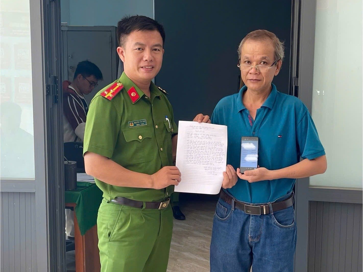 Người đàn ông chuyển tiền vào tài khoản Vietcombank đuôi số 1016: Công an lập tức vào cuộc thu hồi bằng biện pháp nghiệp vụ 