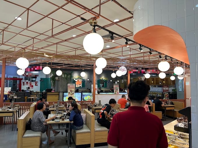 Hệ thống lẩu buffet trải dài từ Bắc vào Nam lên tiếng sau khi xuất hiện video ném thực phẩm xuống sàn 