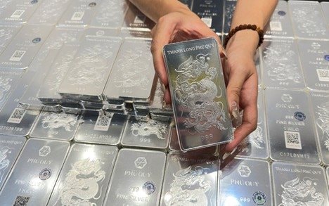 Giá bạc thỏi tăng 3 triệu đồng/kg