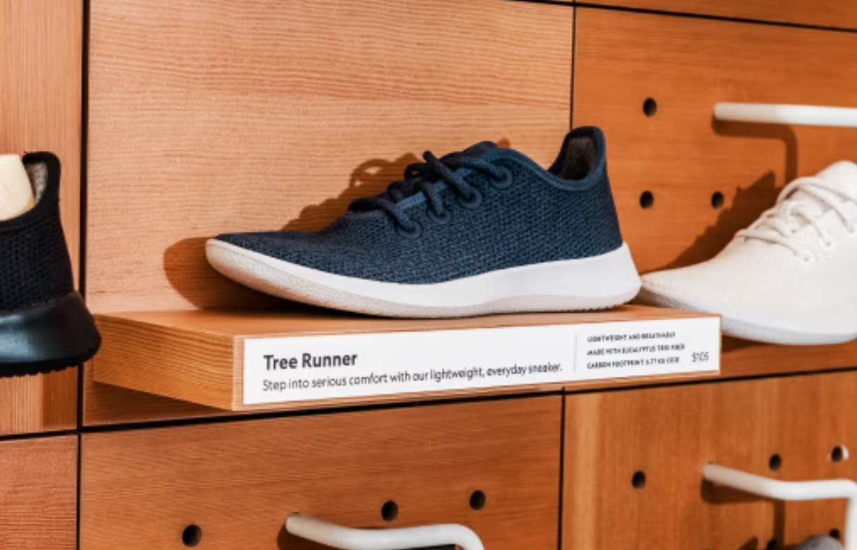 Dấu chấm hết của 1 startup giầy 4 tỷ USD: Vừa phải bán mình với giá gần như bằng 0, cổ phiếu 'bốc hơi' 95% kể từ khi lên sàn 