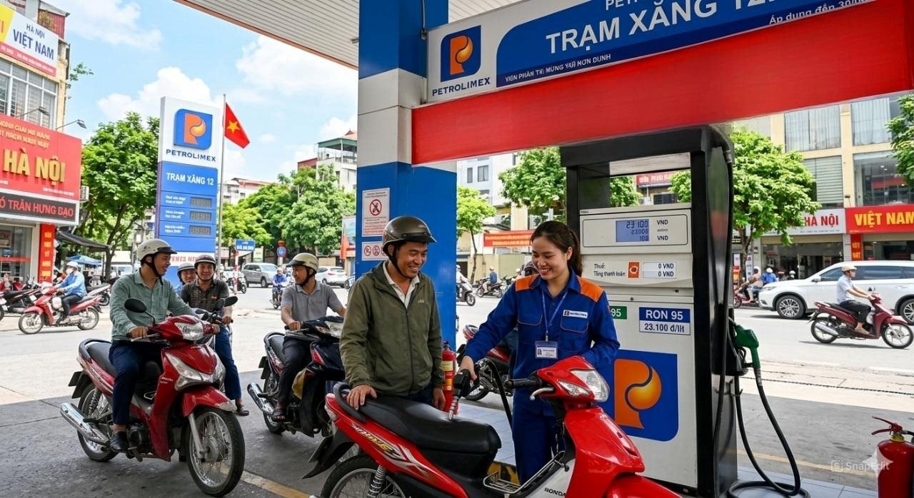 1 lít xăng tốn 1/3 thu nhập một ngày ở Lào, 1/5 ở Campuchia, Việt Nam thì sao?