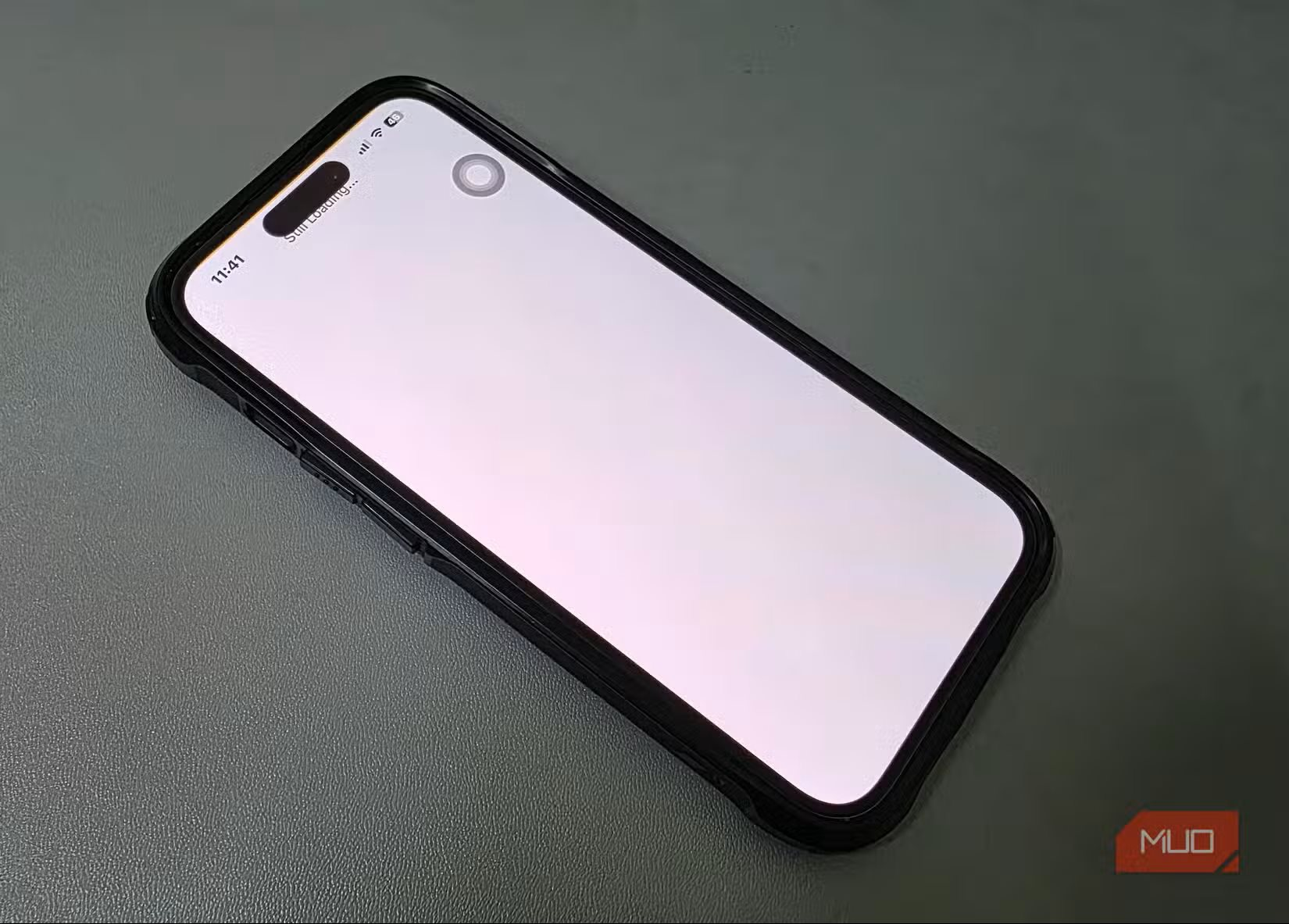 iphone-stuck-on-blank-loading-screen.png
