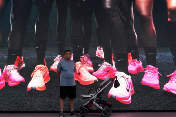 Quốc gia châu Á khiến Nike lao đao, doanh số giảm 20%, giá cổ phiếu bay 14% chỉ trong một ngày