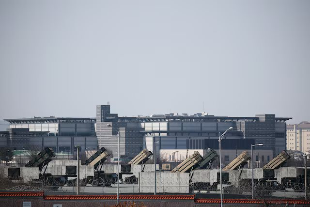 Quốc gia châu Âu đóng băng thanh toán, tính hủy đơn mua vũ khí ‘khủng’ từ Mỹ