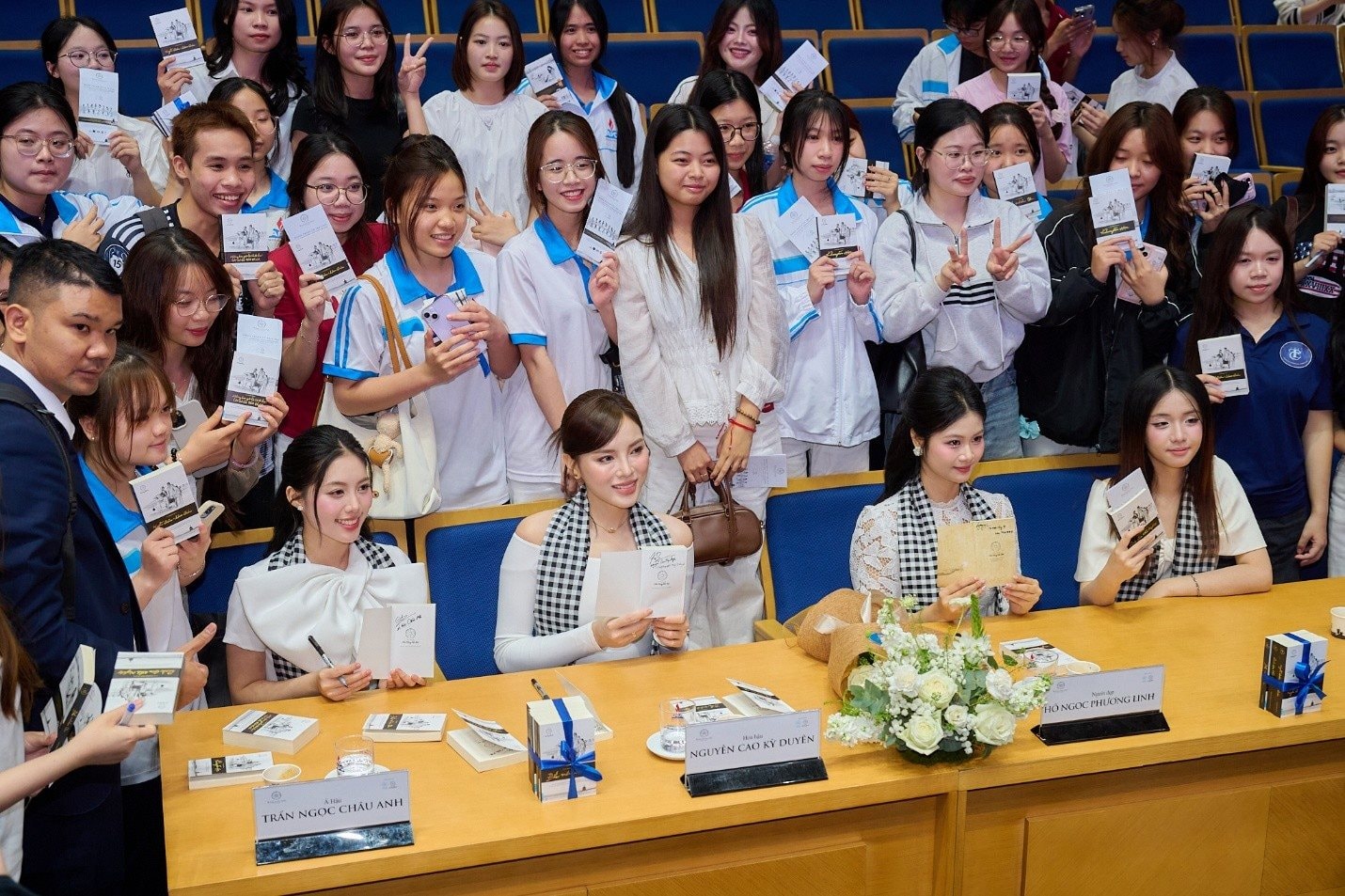 “Hành trình Từ Trái Tim” đến Hà Nội: Gieo khát vọng lớn từ tri thức, hun đúc ý chí từ những câu chuyện thật