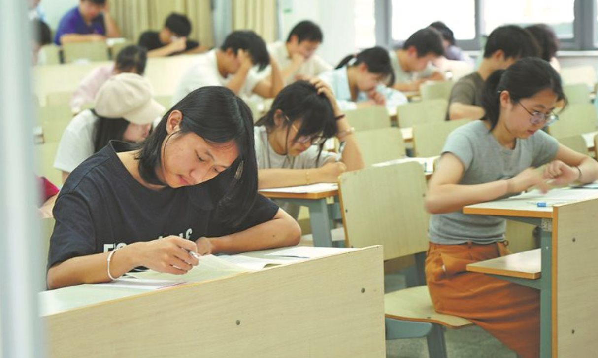 Hơn 100 trường đại học 'khai tử' ngành ngoại ngữ, AI khiến dịch thuật không còn là kỹ năng sống còn 