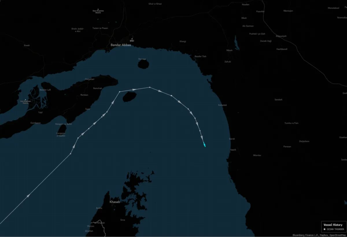 Được miễn trừ đặc biệt, tàu chở dầu khổng lồ từ 1 quốc gia vừa nhẹ nhàng đi qua eo biển Hormuz – hướng thẳng đến Đông Nam Á