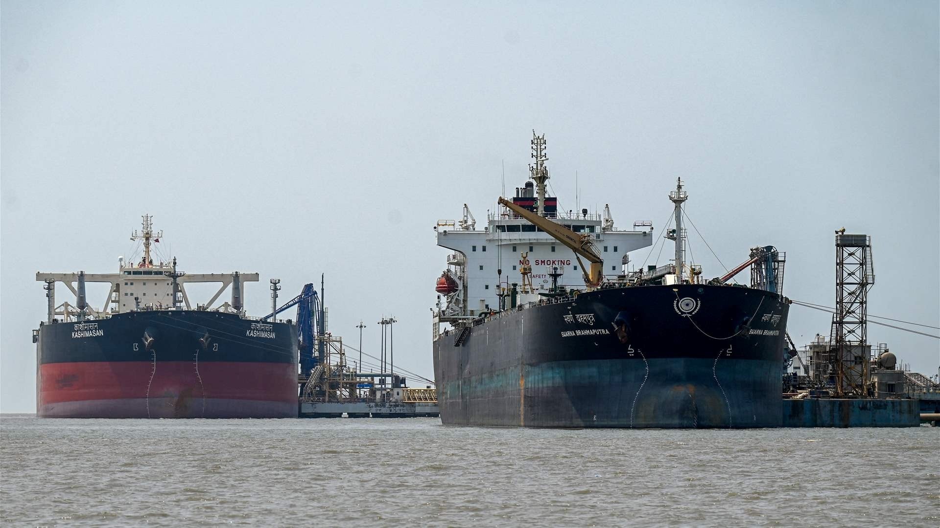 Iran 'bật đèn xanh' cho một quốc gia Trung Đông 'anh em': 3 triệu thùng dầu/ngày sắp băng băng qua eo biển Hormuz giải cơn khát dầu toàn cầu