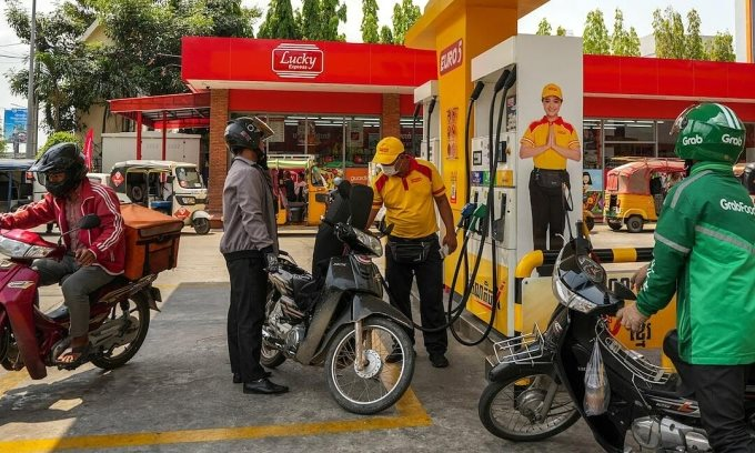 Giá nhiên liệu tăng gấp đôi, quốc gia láng giềng Việt Nam vẫn tự tin tuyên bố: Chúng tôi không cần nhập khẩu từ Thái Lan