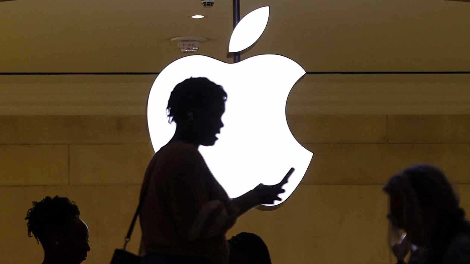 Là công ty công nghệ 4.000 tỷ USD nhưng Apple đang chậm hơn cả thập kỷ so với đối thủ ở một sản phẩm quan trọng