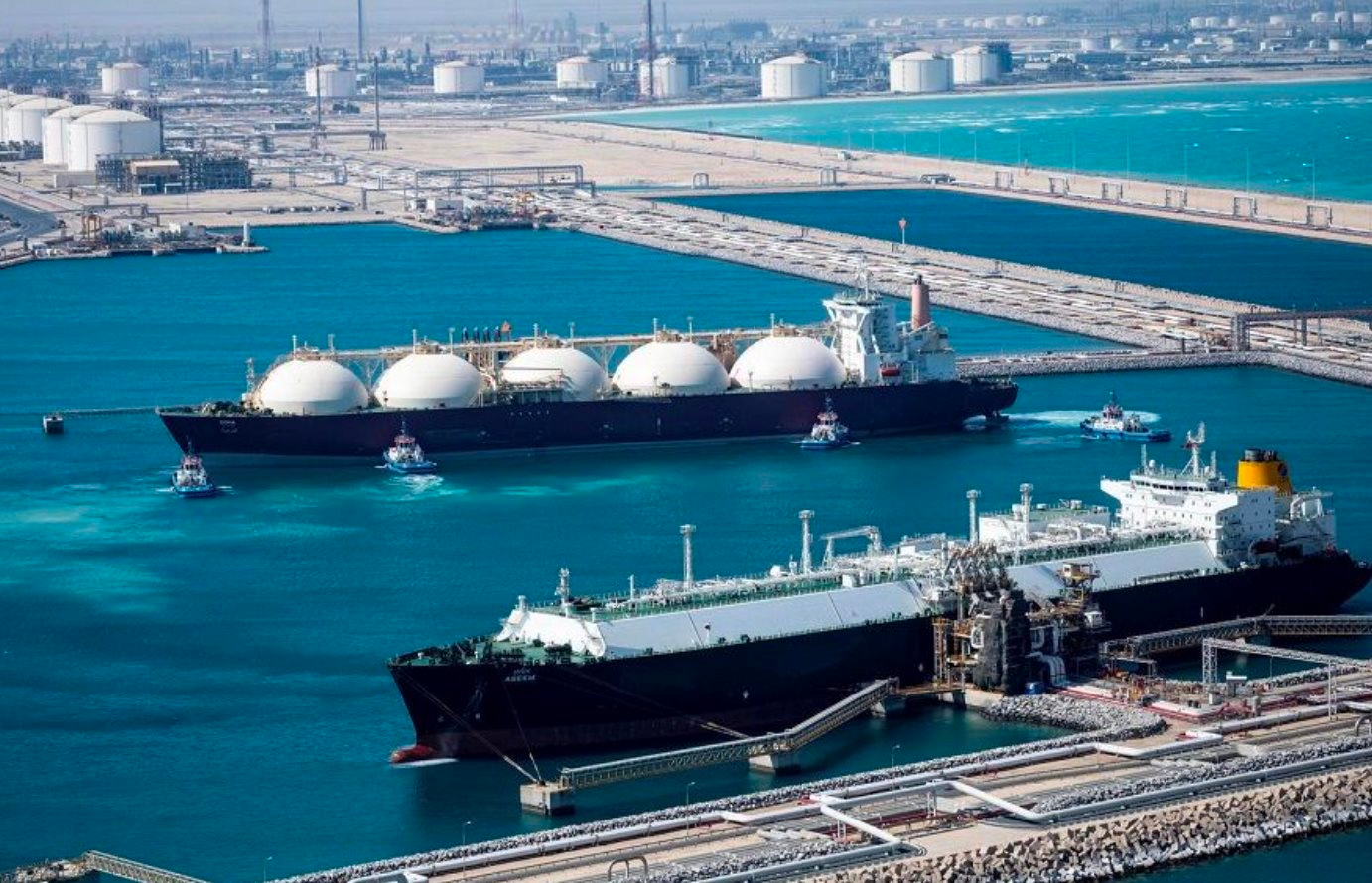 Tàu chở LNG của quốc gia đồng minh Mỹ đang vượt eo biển Hormuz để đến Trung Quốc bất ngờ quay đầu, không thể di chuyển