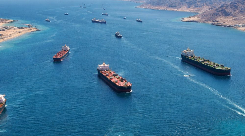 Ngoại trưởng Iran: Eo biển Hormuz sẽ mở trong 2 tuần ngừng bắn 