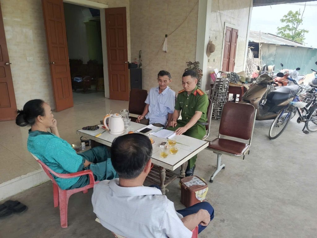 Phát hiện người đàn ông 68 tuổi vừa rút 88 triệu đồng còn vay thêm tiền từ hàng xóm, công an khẩn trương vào cuộc