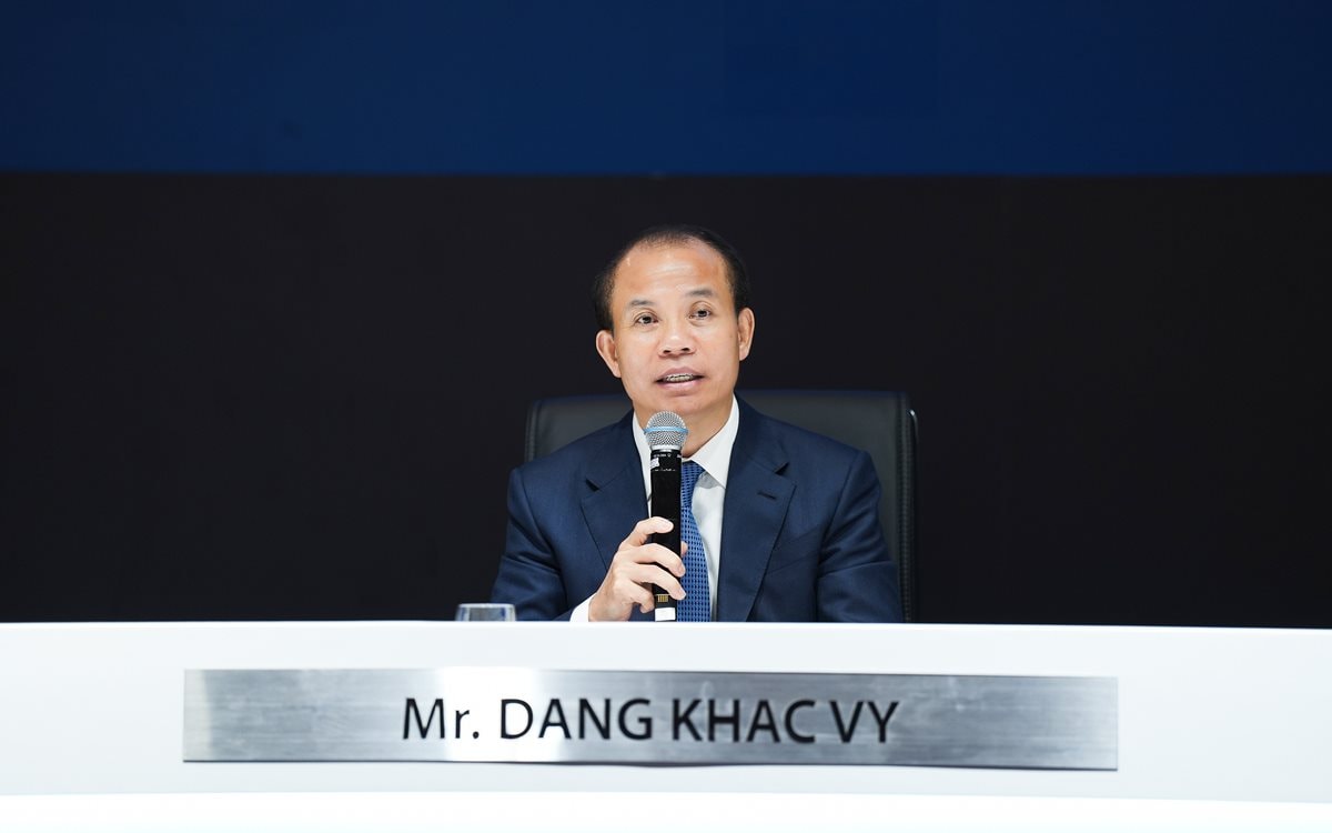 ong-dang-khac-vy-chu-tich-hdqt-vib.jpg