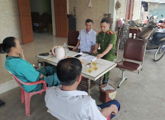 Người đàn ông 68 tuổi đến ngân hàng làm thủ tục rút số tiền 88.986.000 đồng, giao dịch viên lập tức báo công an