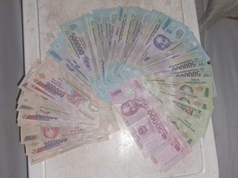 Phát hiện 94 tờ tiền có mệnh giá từ 50.000 - 500.000 đồng  trên chuyến tàu Đà Nẵng - TP.HCM