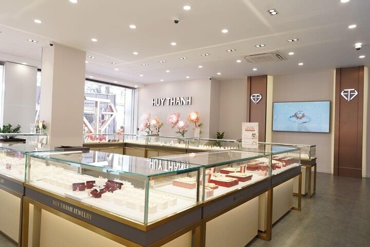 Bị thanh tra đột xuất, Huy Thanh Jewelry làm ăn ra sao?
